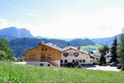 Pensione + Residence Haus Tirol