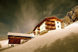 B&B + Appartamenti in agriturismo Putzerhof