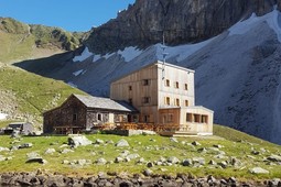 Mountain hut Tribulaunhütte