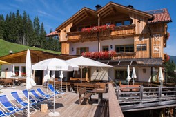 La Para - restaurant & rooms