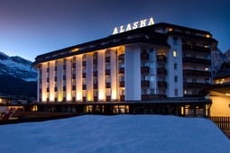 Hotel Alaska Cortina