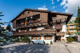 Hotel Lajadira