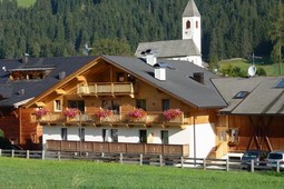B&B + Appartamenti in agriturismo Gröberhof