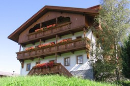 Rooms + Apartments Lampacher Anna Maria