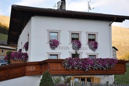 Zimmer + Ferienwohnungen Haus Talblick