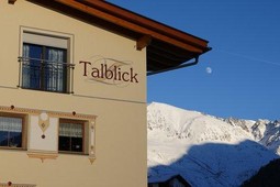 Zimmer + Ferienwohnungen Haus Talblick