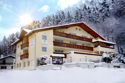Saldur Small Active Hotel