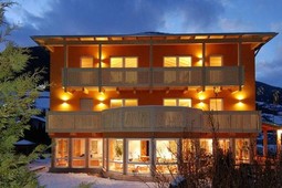 Garni + Residence Haus Tschenett