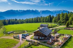 Alpine farm Wurzer