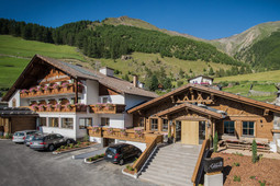 Edelweiss Hotel & Chalets