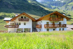 B&B + Ferienwohnungen auf dem Bauernhof Dicktnerhof
