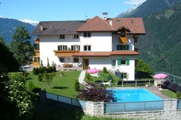 Pensione + Appartamenti Innereisererhof