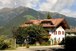 B&B + Ferienwohnungen auf dem Bauernhof Krebishof