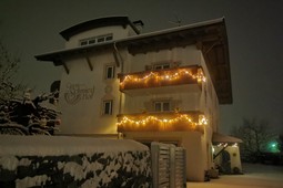 Garni (B&B) + Apartments Schmiedhof