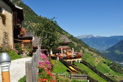 Farmhouse B&B + Apartments Pirchhof