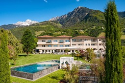 FAYN garden retreat hotel