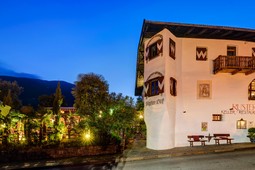 Hotel + Residence Ruster Resort
