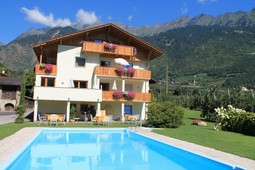 Farmhouse B&B + Apartments Untermairhof