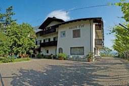 Farmhouse B&B + Apartments Haus Evi
