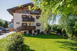 B&B + Appartamenti in agriturismo Huanzhof