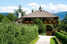 B&B + Appartamenti in agriturismo Eich Hof