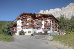 B&B-Hotel + Residence Ciasa Ai Pini