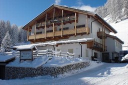 Garni + Ferienwohnungen Pre da Nai