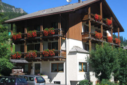 Garni (B&B) + Apartments Fiori