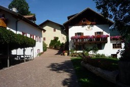 Small hotel + Apartments Röllhof
