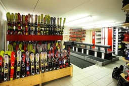 Noleggio e ski service Scuola Sci & Snowboard di La Villa
