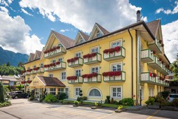 Hotel AlpHoliday Dolomiti
