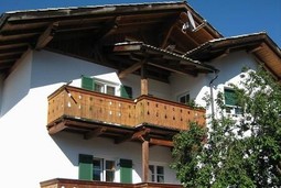 Rooms + Apartments Rundegg