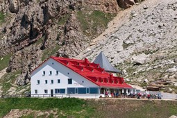 Rifugio con camere Alpe di Tires - Tierser Alpl
