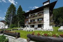 B&B-Hotel + Apartments Bucaneve