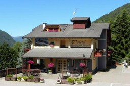 Hotel Veduta dell'Adamello