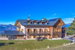 Hotel Mountain lodge Predaia Ai Todes'ci