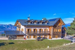 Hotel Mountain lodge Predaia Ai Todes'ci