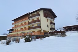 Hotel Bucaneve