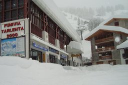Noleggio sci e snowboard Montelli Sport