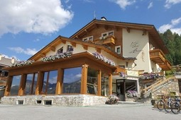 Hotel + Residence del Bosco