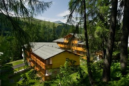 Boscone Suite Hotel