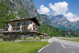 Hotel Sasso Remenno