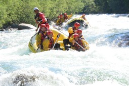 Rafting Extreme Waves