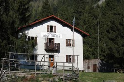 Berghütte mit Zimmern Luigi Brasca