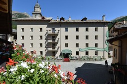 Hotel Du Grand Paradis - 1899 Auberge Boutique