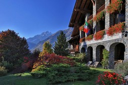 Relais Mont Blanc Hotel & Spa