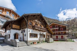 Bed & Breakfast White Moon