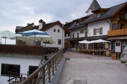 Mountain Hut-Hotel Monte Lussari