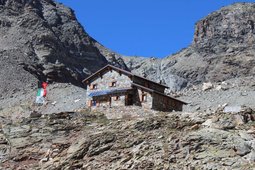 Mountain hut with rooms Perucca Vuillermoz