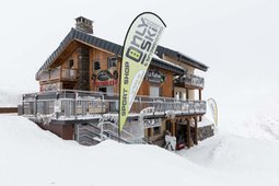 Ski rental and ski service Only Ski & Snowboard